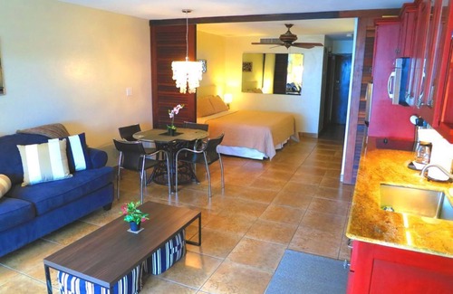 Red Hook Condo | ★ Right on the Beach Newly Renovated with Stunning Island Views WiFi