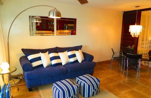 Red Hook Condo | ★ Right on the Beach Newly Renovated with Stunning Island Views WiFi