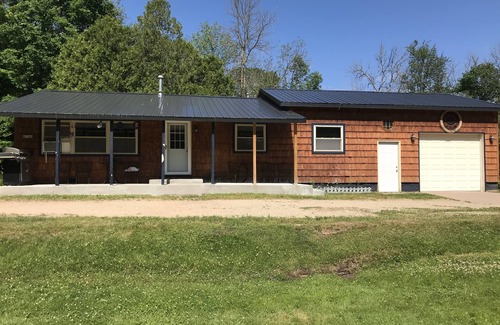 Au Train Cottage | Right on the river and close to Lake Superior