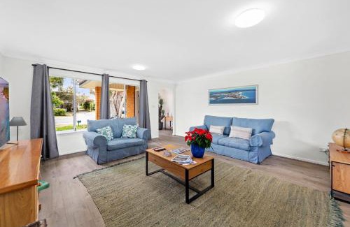 Shoal Bay House | Rigney St 35