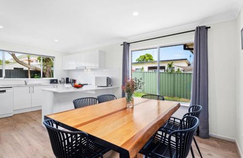 Shoal Bay House | Rigney St 35