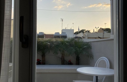 Old Town Rethymnon Apartment | Rimondi Residence with Private Roof Top Jacuzzi and Fortezza View