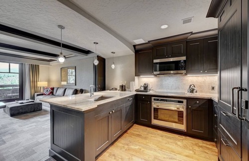 Avon Resort | Ritz-Carlton Beaver Creek - LUXURIOUS-2BR,2Bath, SLOPESIDE & inside hotel