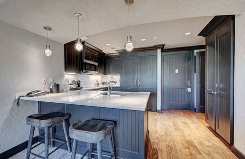 Avon Resort | Ritz-Carlton Beaver Creek - LUXURIOUS-2BR,2Bath, SLOPESIDE & inside hotel