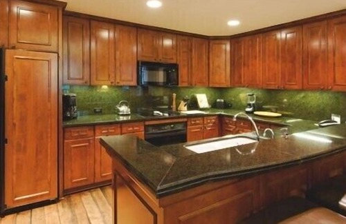 Aspen Condo | RITZ CARLTON CLUB-ALL DAYS-ALL WEEKS LOWEST PRICE-OVER 200 VRBO REVIEWS