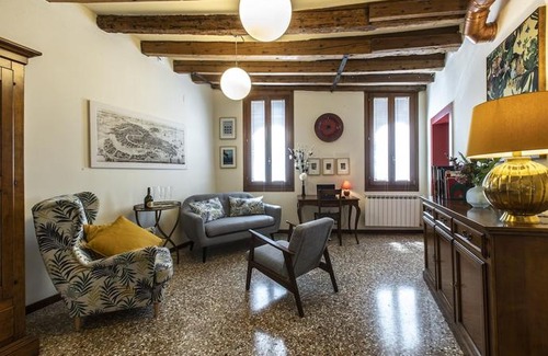Santa Croce Apartment | Riva De Biasio Charming Apartment R&R