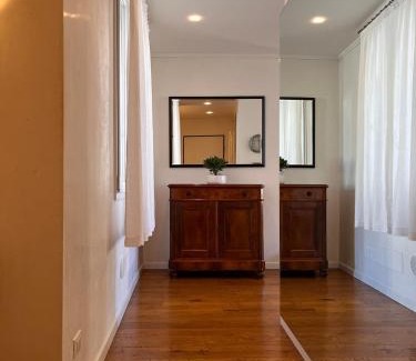 Barriera Vecchia-San Giacomo Apartment | RivApartments2 with private parking