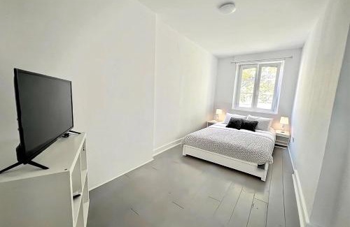 Charleroi Apartment | Rive Gauche F centre - gare - aéroport