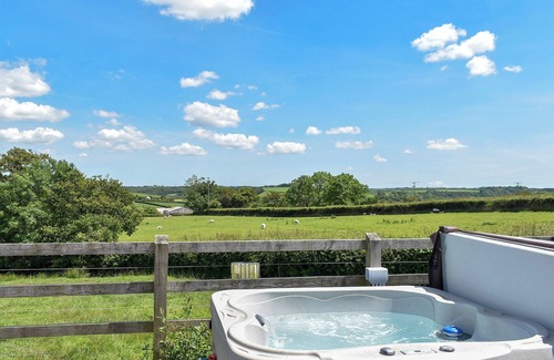North Tamerton Cottage | Rivendell Glamping Pod - UK11881