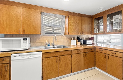 Wasaga Beach Cottage | River Access Cottage Mins to Beach