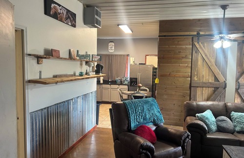 Lincoln County Apartment | River access Nature,Highland cows, horses, trails hot tub! Experience ranch life