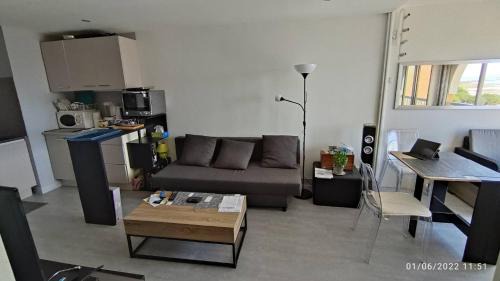Carnon-Plage Apartment | River City - Joli 2 pièces, étage élevé, vue sur port et mer, calme et proche des plages