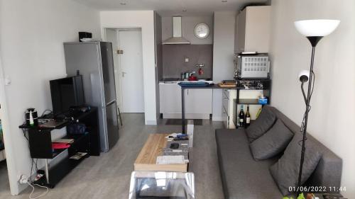 Carnon-Plage Apartment | River City - Joli 2 pièces, étage élevé, vue sur port et mer, calme et proche des plages