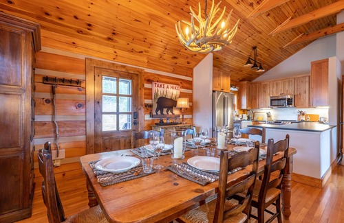 Boone Cabin | River Daze - Pet friendly log cabin near Boone with hot tub, firepit, & private river access!