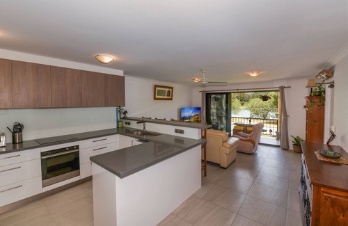 Maroochydore Apartment | River Flow Retreat - 2BR by Maroochy River & Island