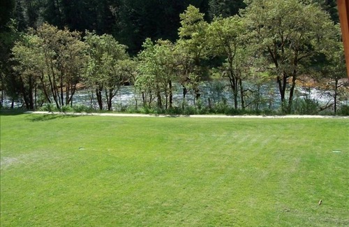 Douglas County House | River Front Hideaway in the Southern Oregon Cascade Mountains