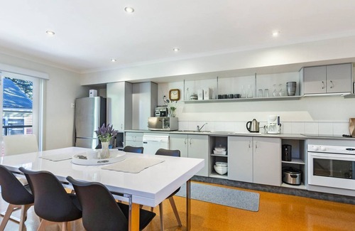 Port Fairy House | River frontage Port Fairy living