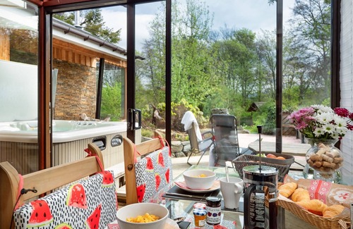 Aviemore Apartment | River House Garden Rooms - a house that sleeps 2 guests in 1 bedroom