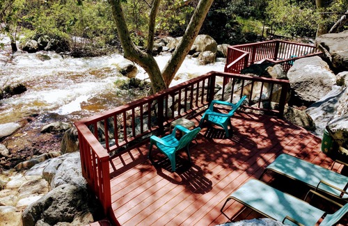 Three Rivers House | "River Retreat House" - River With Two Decks, BBQ, Firepit🔥, near Sequoia Park