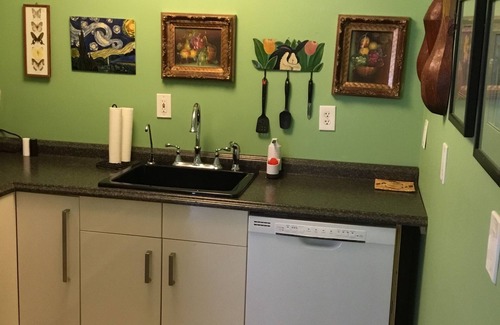 Danboro House | River Retreat with private apartment and deck on the beautiful Delaware River