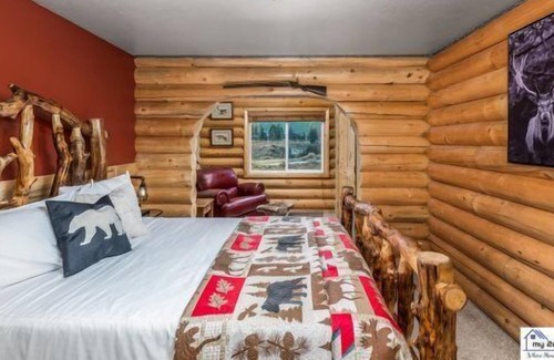 Mammoth Creek Cabin | River Run is the perfect escape to the southern Utah mountains for peace and beauty