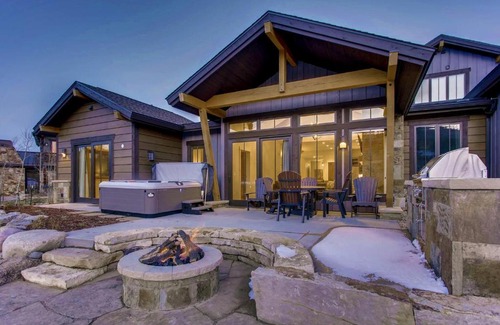 Fairmount On The River House | River Song at The Shores