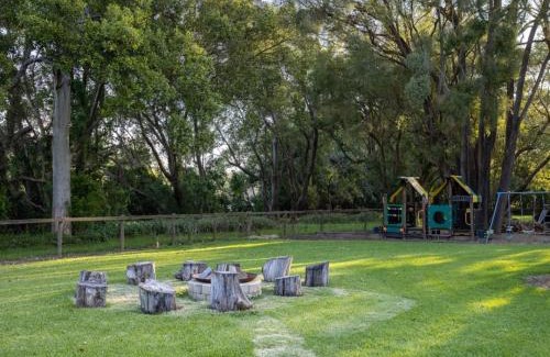 Loganholme House | River View 5B Home near Freeway Shops Loganholme