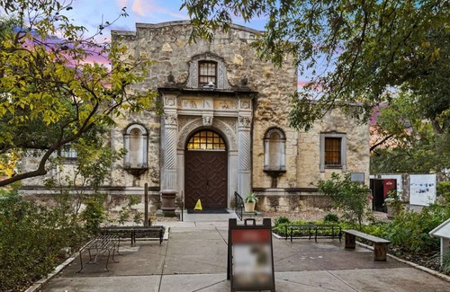 Downtown San Antonio Apartment | River Walk Studio Retreat – A Perfect Urban Stay Near Downtown Fun | 3 Units