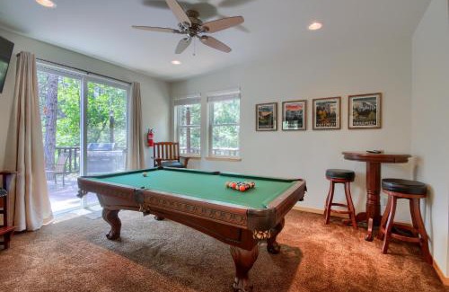 North Wawona House | Rivercrest Lodge with Hot Tub-Pool Table-Firepit