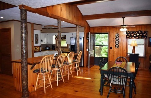 Blue Ridge Cabin | Riverdance on the Toccoa