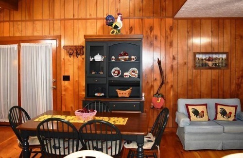 Blue Ridge Cabin | Riverdance on the Toccoa