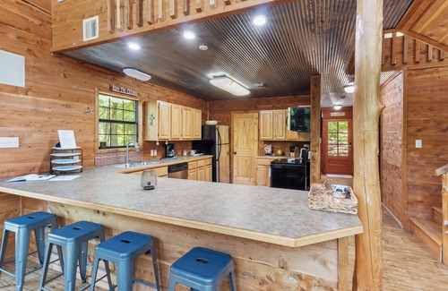 Murfreesboro House | Riverfront 3-bedroom house on 5 acres in Murfreesboro, near Crater Of Diamonds