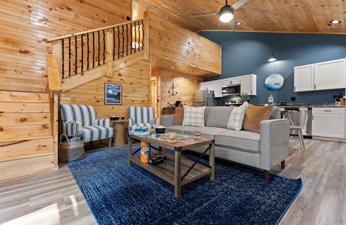 Bakerton Cabin | Riverfront Cabin~Sleeps 18~Private River Boat Ramp~20 Min drive Lake Cumberland