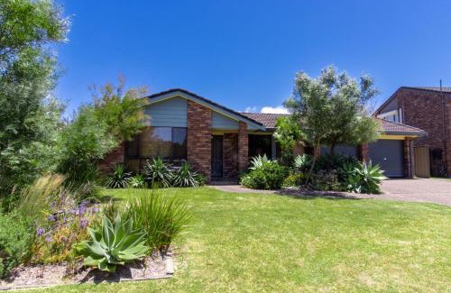 Sussex Inlet House | Riverfront Delight