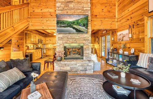 Ellijay Cabin | Riverfront - Hot Tub - kayaks - fire pits - 4 king beds - awesome views-wildlife