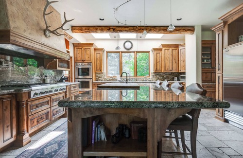 Three Rivers House | Riverfront, Pool Table | Deschutes River Lodge
