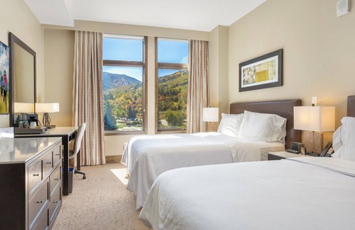 Avon Hotel | Riverfront Resort & Spa w Gondola | WR421B