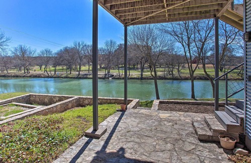 Glen Rose House | Riverfront Retreat ~ 2 Blocks to Big Rocks Park