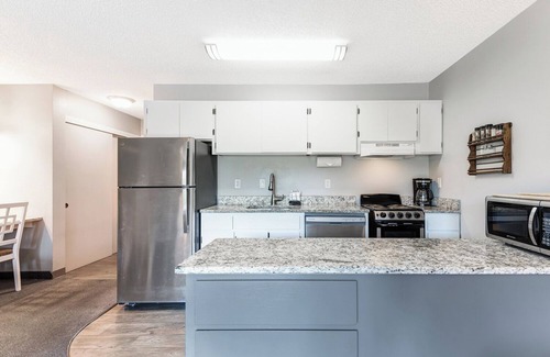 Bend Condo | Riverfront Studio With Spectacular River View. Pool Access. WiFi.