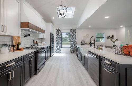 Tampa House | Riverhills Luxury Escape Pool, Firepit 13+ Beds