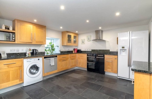 Ballater Cottage | Riverside Cottage with luxurious wood fired hot tub in Ballater
