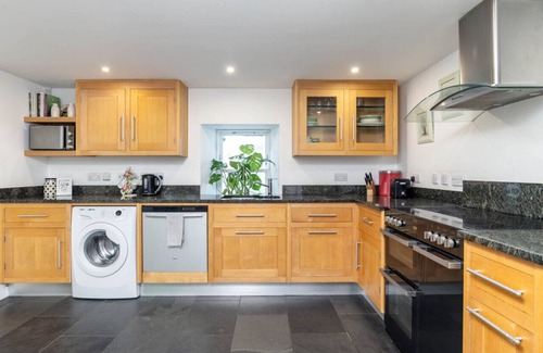 Ballater Cottage | Riverside Cottage with luxurious wood fired hot tub in Ballater