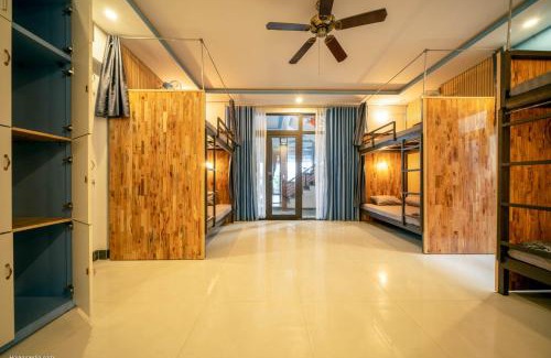 Cam An House | Riverside Dorm and Restaurant