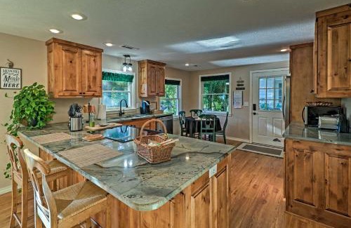 Mountain Home House | Riverside Hide-A-Way with Patio, BBQ, Fishing Pier
