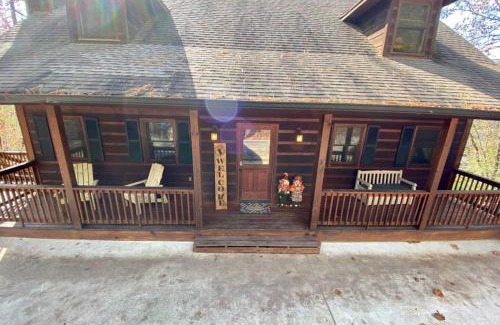 Ellijay House | Riverside Lodge on the River