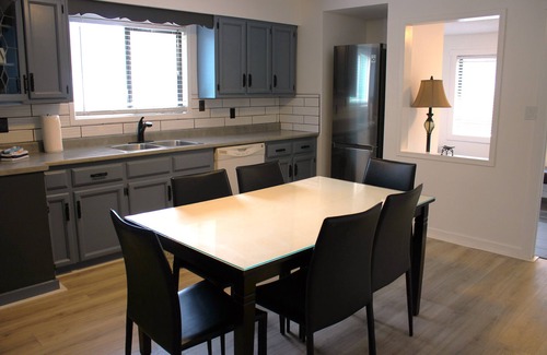 Regional District of Nanaimo House | Riverside Resort - House on the River (4 Bed 3 Bath Character House)