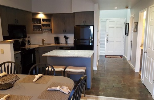 Redmond House | Riverside Rest & Relaxation