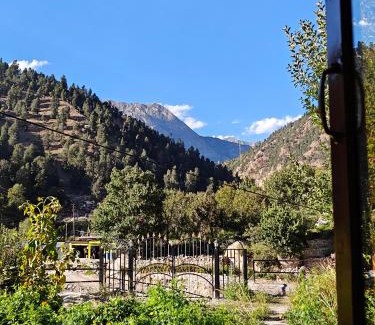 Kalpa House | Riverside Retreat Homestay