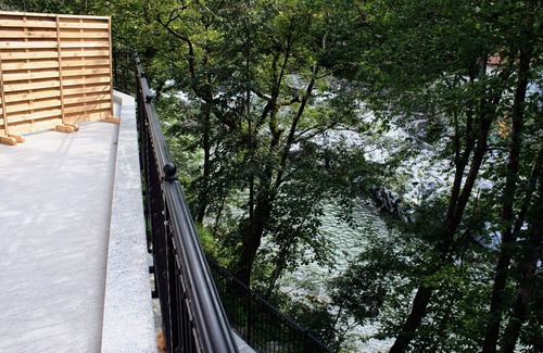 Tolmin Apartment | Riverside Rustic Ridge Apartments with Balcony - Three Bedroom Apartment with Balcony