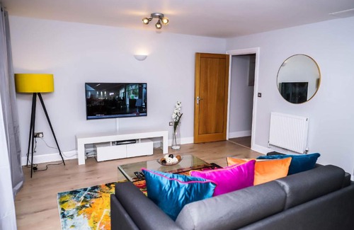 Greenwich Apartment | RIVERVIEW 2 BED APARTMENT
